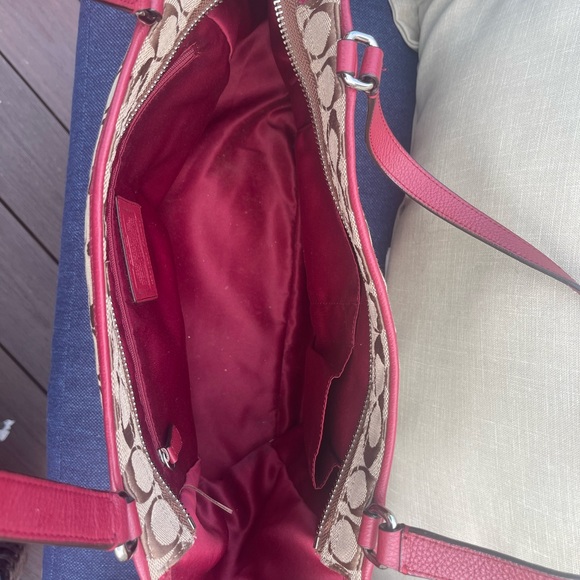 The Perfect Fall Coach Bag and Matching Wallet🍁Great used condition - Picture 3 of 11